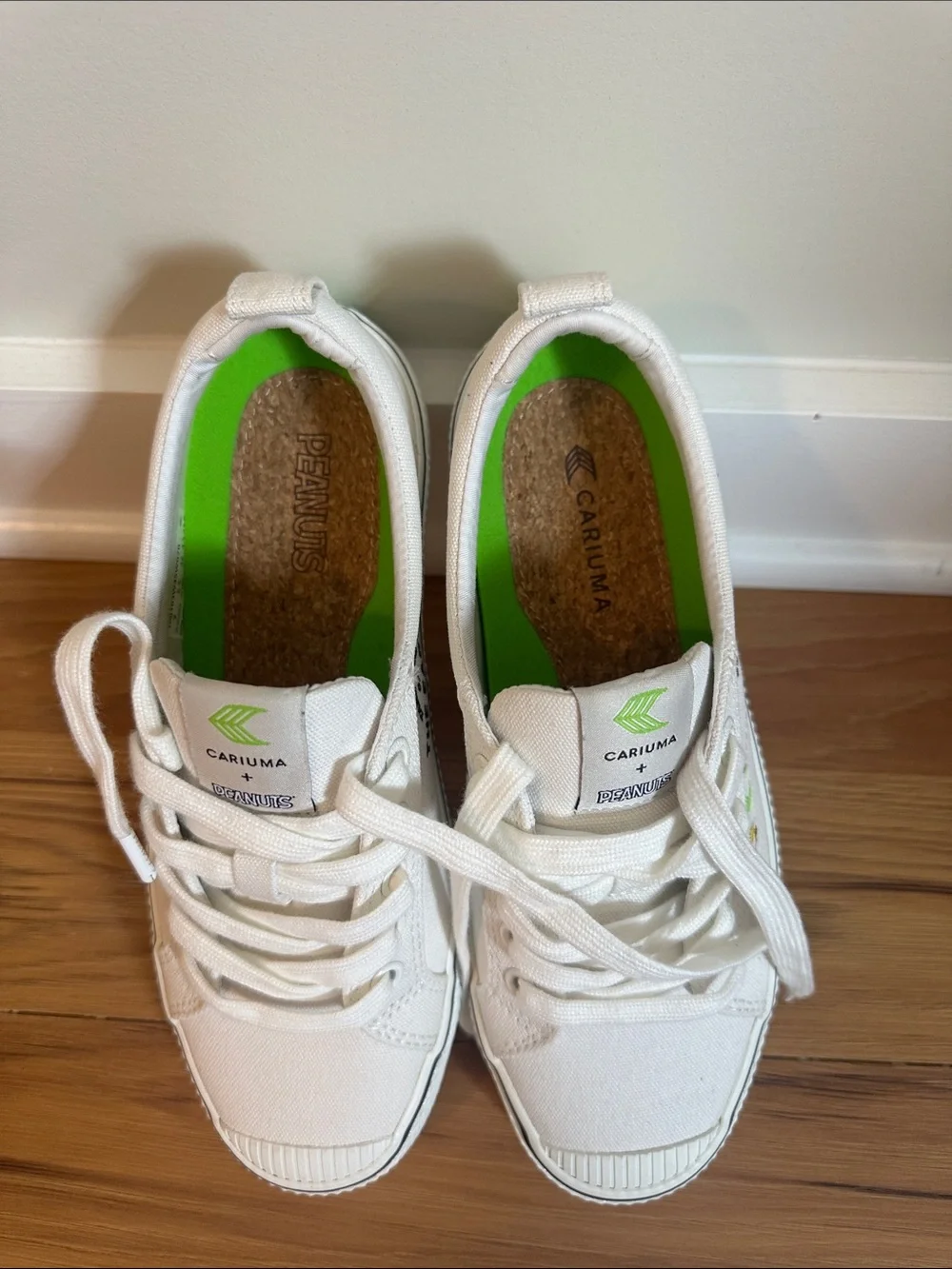 Cariuma Kids White Canvas Low-Top Sneakers
